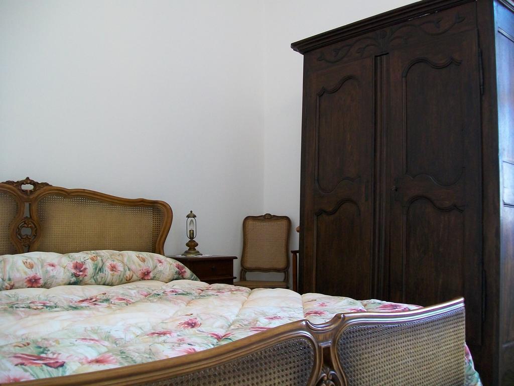 Notte Di Luna Room & Breakfast أوريستانو الغرفة الصورة